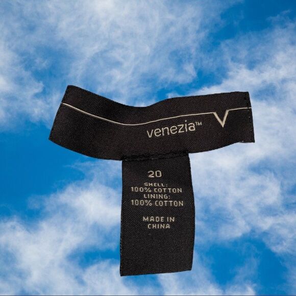 Venezia brand white halter top - Picture 8 of 8